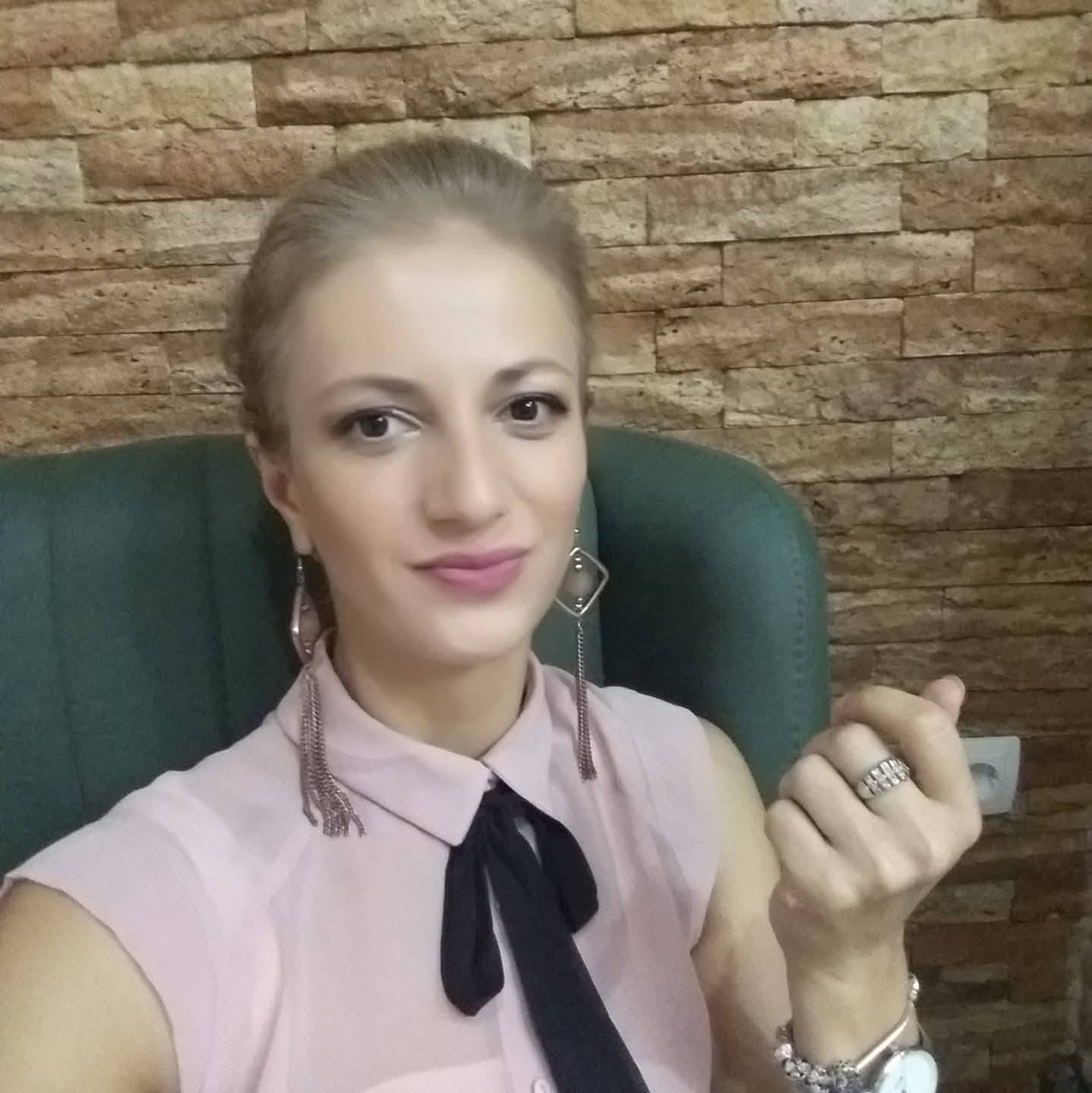 Тамара Аџиска е приведената професорка од Штип која барала поткуп од 300 евра за студент да положи