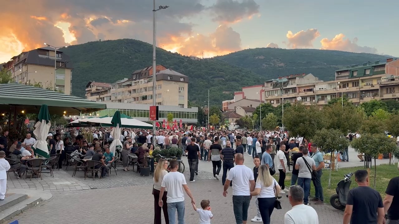 Протест во Тетово против одлуката на Уставен за менување на имињата на улиците