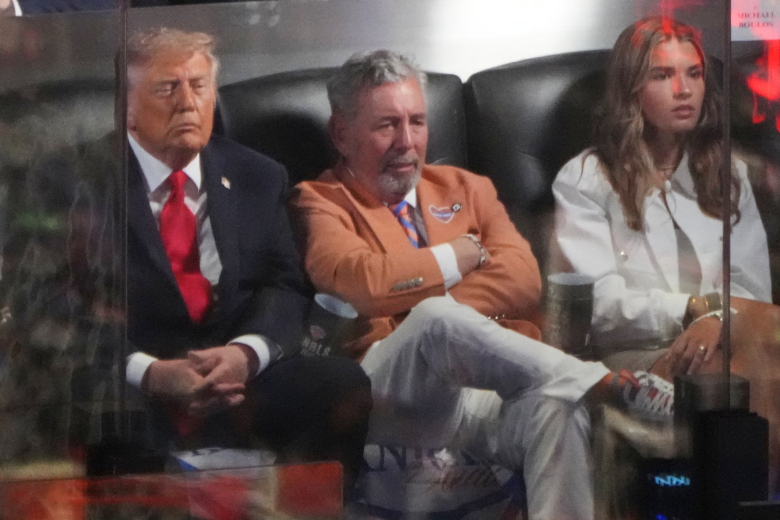 Доналд Трамп заспал на НБА финале