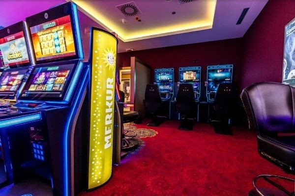 Ограбил обложувалница во Тетово па сакал да бега со авион