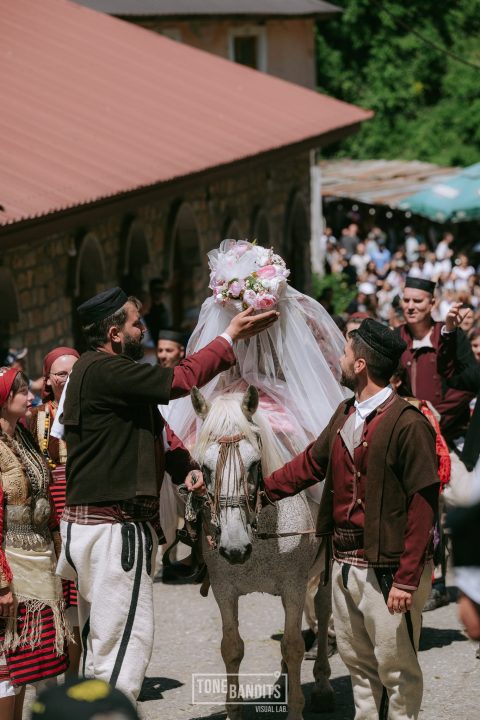 Промоција на програмата за Галичка свадба и претставување на годинешните младенци