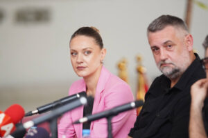 Музичко-сценски перформанс со над 120 домашни уметници за одбележувањето на 35-годишнината од независноста