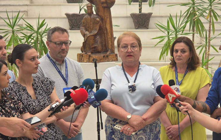 Јаневска за полагањето матура: Кој ќе препишува губи цела година