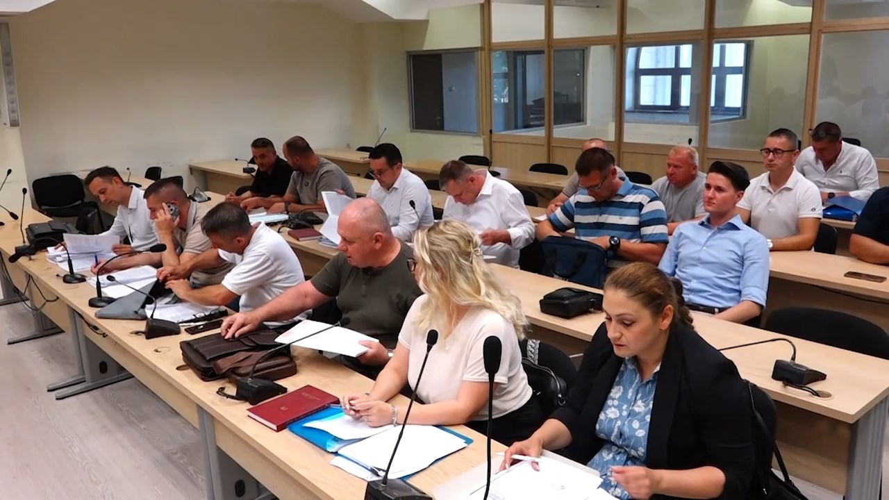 Обвинителството со листа на докази од 83 точки за обвинетите деветмина полицајци за „Пулс“