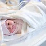 Бројот на новородени деца во Македонија во пад, лани родени повеќе машки деца!