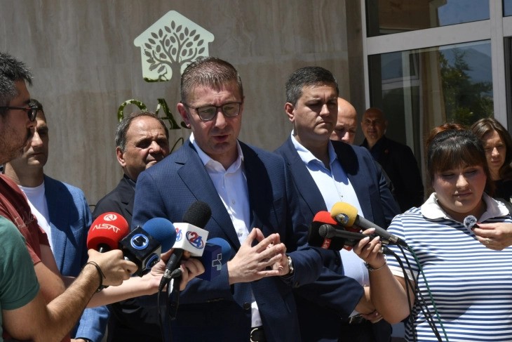Мицкоски: Реконструкција на Владата по роденденот на партијата на 17 јуни