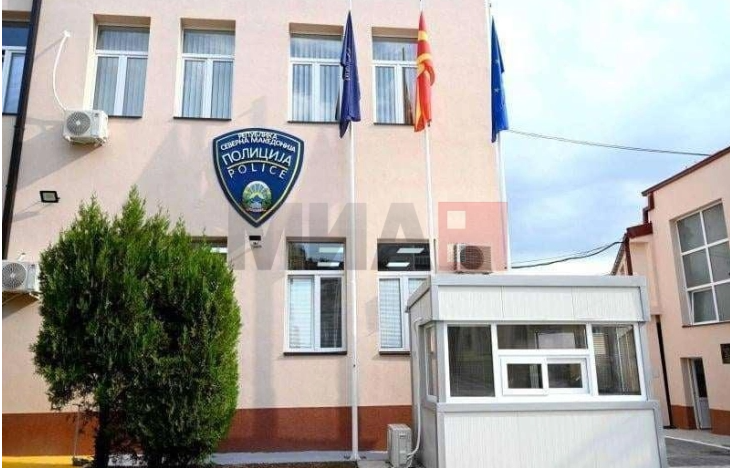 Приведен е 35-годишен кумановец што на сила држел познаник во својот дом и го принудувал на сексуални дејствија и дрога