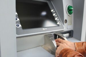 Почна исплатата на социјалната помош за мај, извести надлежното Министерство