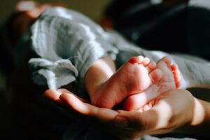 Бебе од Куманово затруено со средство за чистење – заврши во болница