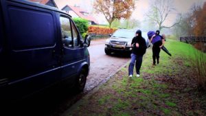 Мајка пријави во полиција дека тројца непознати и ја грабнаа 15-годишната ќерка