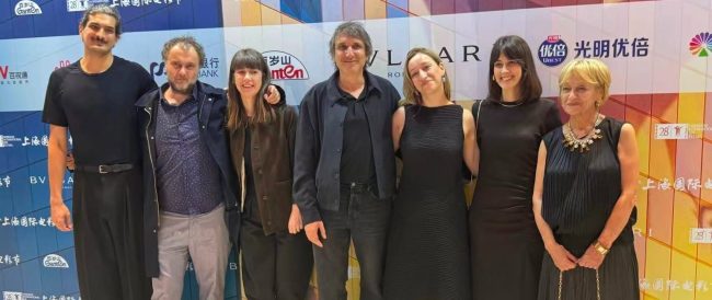 ВО ШАНГАЈ ПОЛНА САЛА И АПЛАУЗИ НА СВЕТСКАТА ПРЕМИЕРА НА „РУИНИ“ НА ЕЛЕНА ЧЕМЕРСКА ЗА РЕСТАВРАЦИЈАТА НА СПОМЕНИКОТ НА СЛОБОДАТА ВО КОЧАНИ