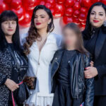 (Фото) Елена Ристеска со емотивна честитка за 45. роденден на сестра ѝ Драгица: „Горда сум на тебе за сите животни победи“