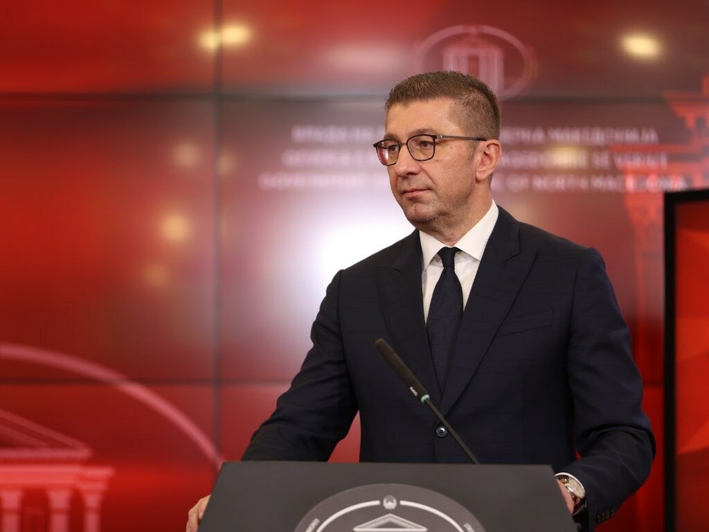 Нема цена да влезам во неизвесна авантура за ЕУ, вели Мицкоски
