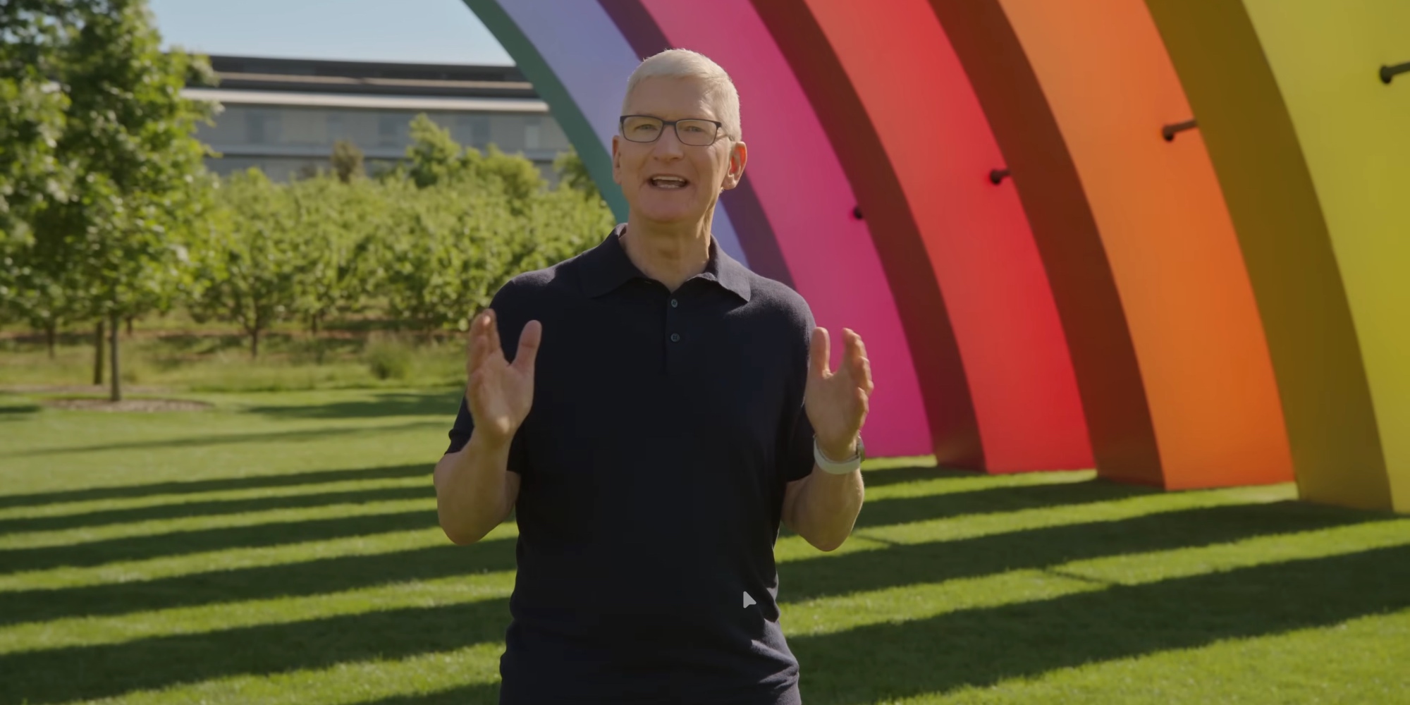 Тим Кук најави поскапување на уредите на Apple поради недостигот на RAM меморија