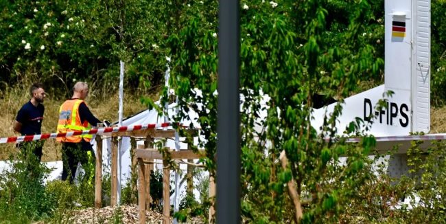 СЕ УРНА АВИОН СО ПАДОБРАНЦИ ВО ФРАНЦИЈА, 11 ЗАГИНАТИ