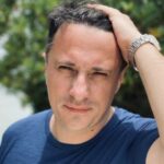 Андрија Милошевиќ пушти мустаќи и седа коса, актерот целосно го промени изгледот