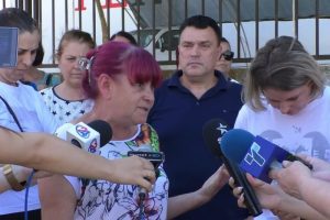 Текстилни работнички на улица, плати не земале со месеци!