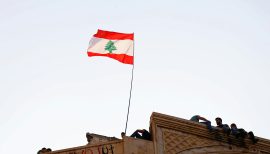 Израел го нападна историскиот град Тир во Либан, најмалку осум загинати