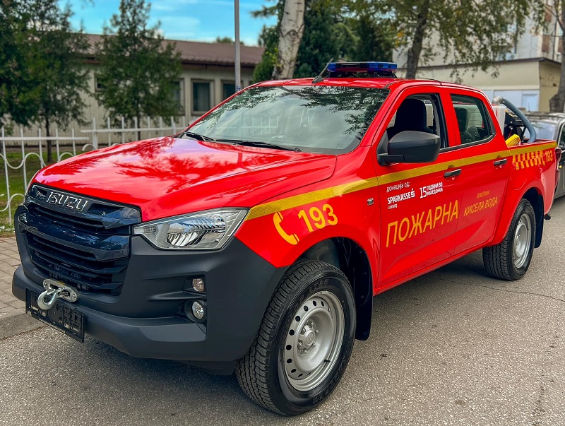 Повреден пожарникар при гаснење пожар во Визбегово