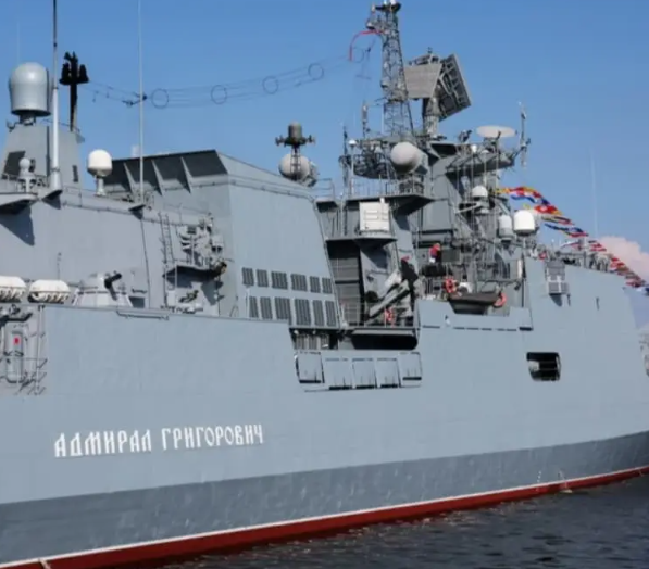 Морнари на руска фрегата испукале предупредувачки истрели кон јахта во Ламанш