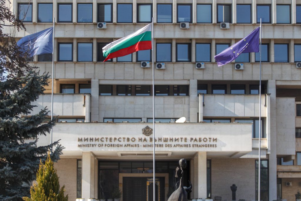 МНР на Бугарија негира дека испратило дипломатска нота за патувањето на семејството на Мицкоски во Пампорово