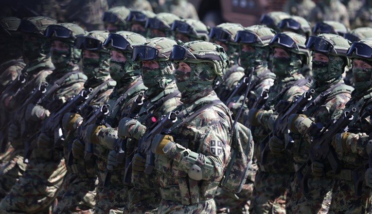 Вучиќ: Србија повторно ќе воведе задолжителен воен рок, ќе трае 75 дена