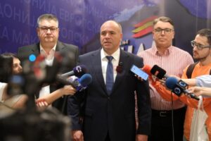 Реконструкцијата на Владата ќе биде готова до вторник, ЗНАМ ќе било посилно вели Димитриевски