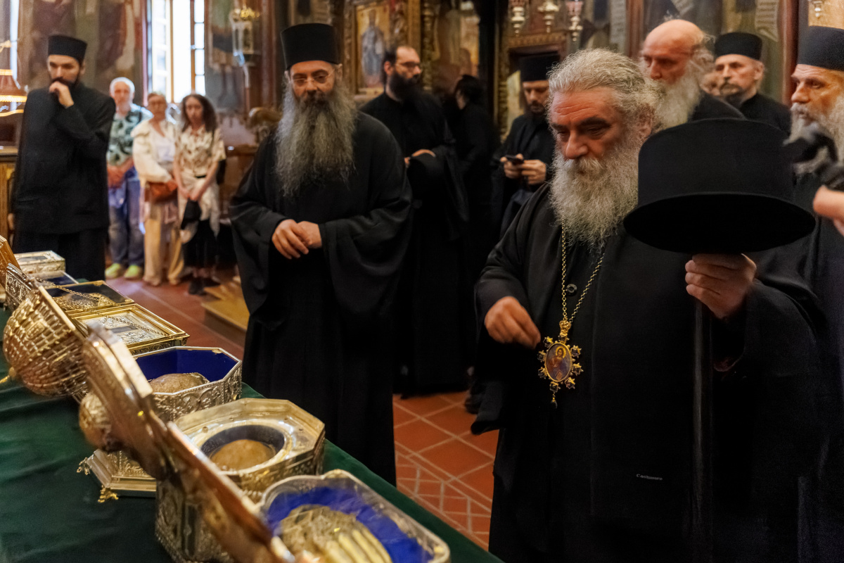 Партениј и монашкото братство на поклоничко патување на Метеорите