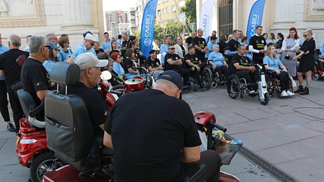 ДРЖАВАТА ГУБИ НАД 2 МИЛИОНА ЕВРА ГОДИШНО ЗА ХОНОРАРИ НА КОМИСИИТЕ КОИ ПАЦИЕНТИТЕ СО ТРАЕН ИНВАЛИДИТЕТ НЕПОТРЕБНО ГИ ВРАЌААТ ЗА ОЦЕНУВАЊЕ СЕКОИ 6 МЕСЕЦИ