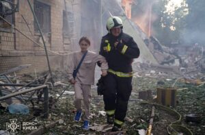 Има загинати и повредени во новите напади во Русија и во Украина