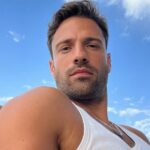(Фото) Популарниот грчки пејач стана татко! Убавата Александра роди девојче