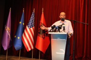 Мицкоски му одговори на Таравари за враќањето во владата и го потсети на тендерот „Ѓока констракшн“