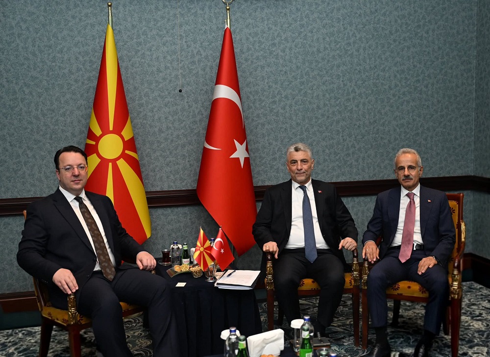 Директна авиолинија Анкара-Скопје и карго железничко поврзување се договорени меѓу Македонија и Турција