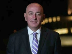 Почина поранешниот амбасадор и политички аналитичар Арсим Зеколи