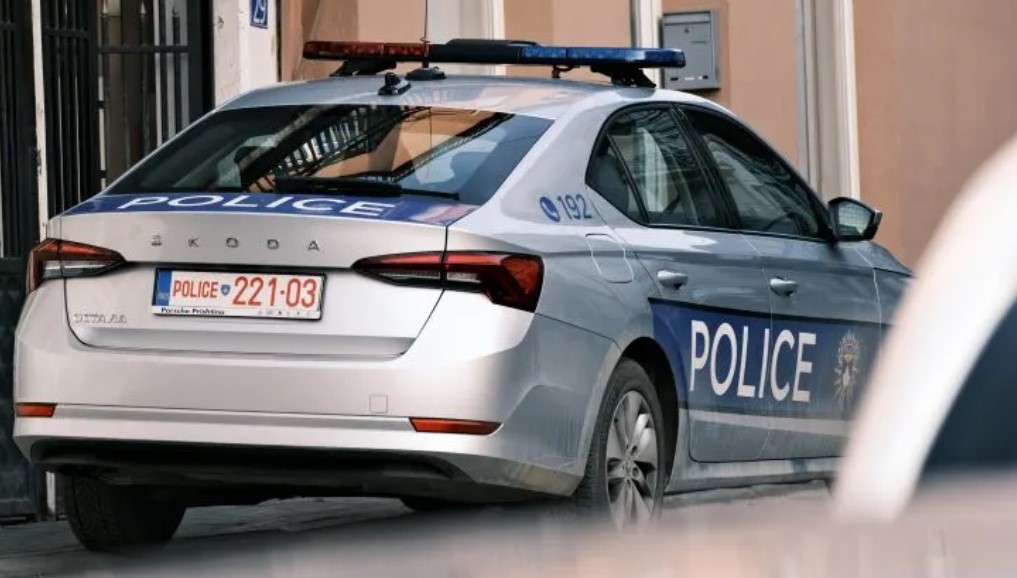 Косовската полиција приведе две лица кои се обиделе нелегално да влезат во Македонија