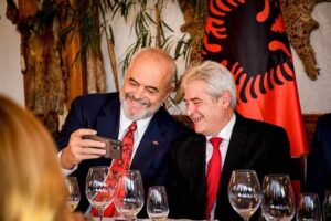 ВИДЕО: Непријателите на Албанија ги иницирале протестите вели Ахмети, ги спомна Грција и Белград