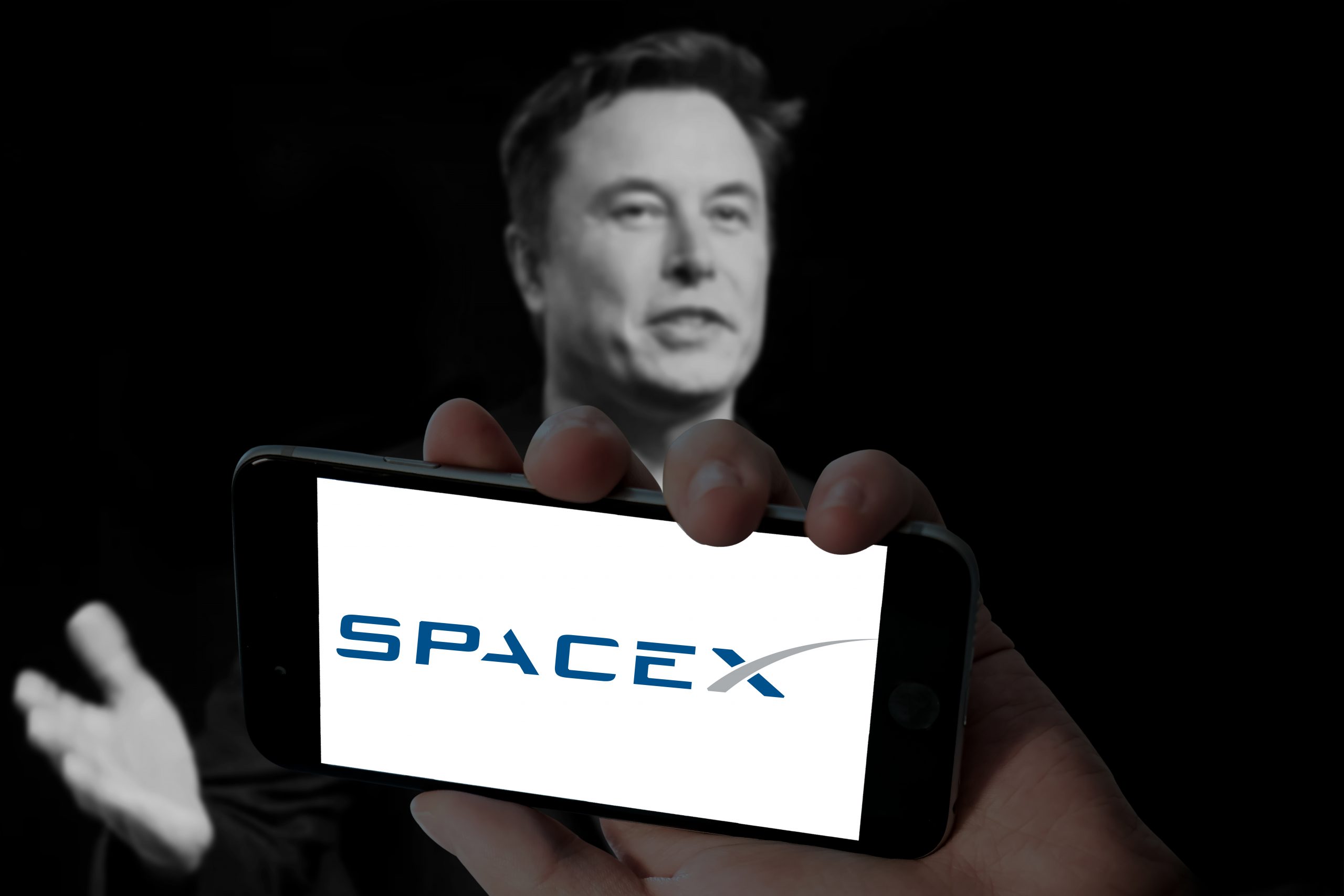 SpaceX на Маск го престигна Amazon на Безос неколку дена по излегувањето на берзата