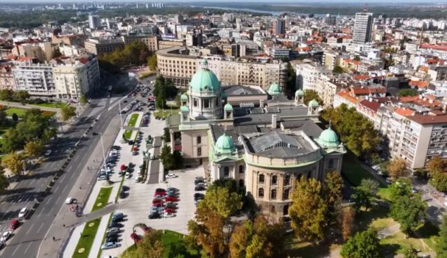 Паника во Србија: Евакуирани училишта во Белград и Војводина поради дојави за бомби