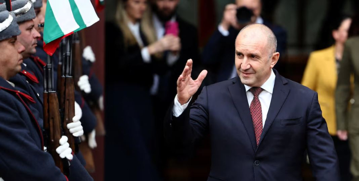 Радев потврди: Бугарија запира со испорака на оружје за Украина