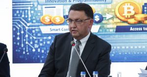 Славески: Криптопазарот засега не е ризик за финансиската стабилност, потребна е современа регулатива