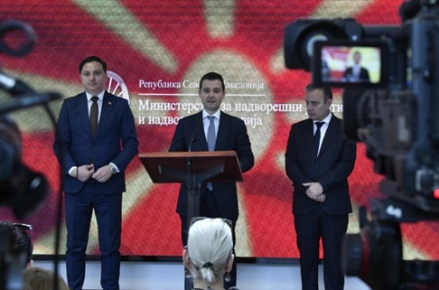 МУЦУНСКИ: Побарано е објаснување од Софија за објавувањето на нотата за сопругата и синот на премиерот Мицкоски