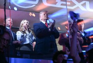 (ВИДЕО) Трамп исвиркан на финалето на НБА во Њујорк