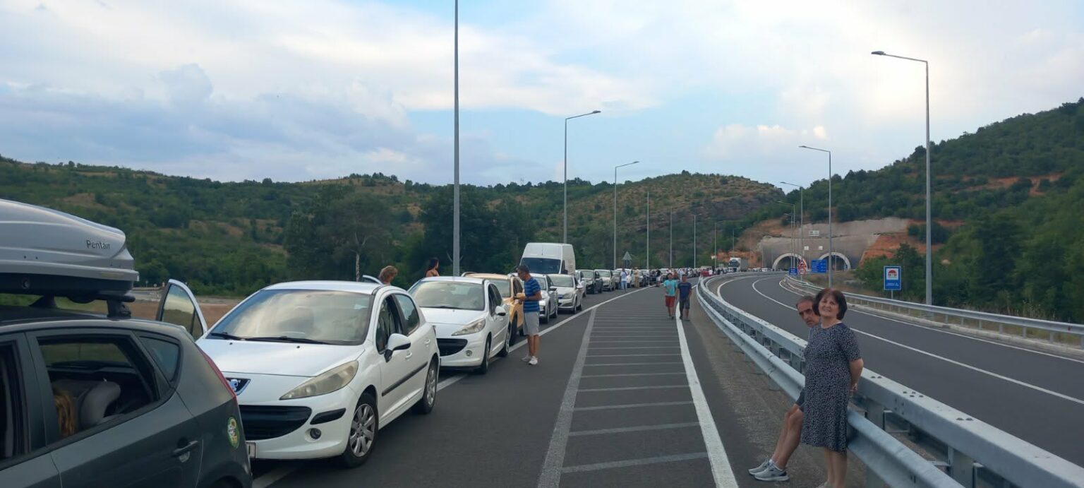 Тешка сообраќајна несреќа кај Плетвар