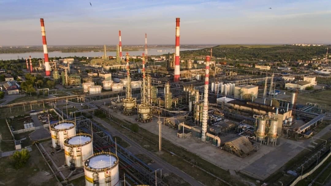 Украински дронови погодиле клучната рафинерија во Саратов