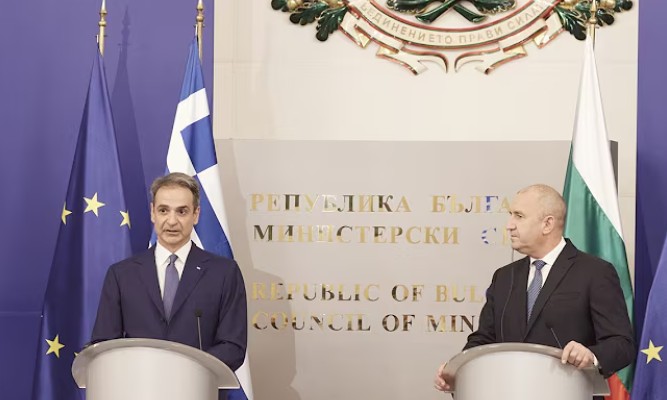 Радев и Мицотакис се обединија (ВИДЕО)