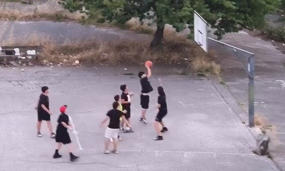 Сè за една маалска партија баскет