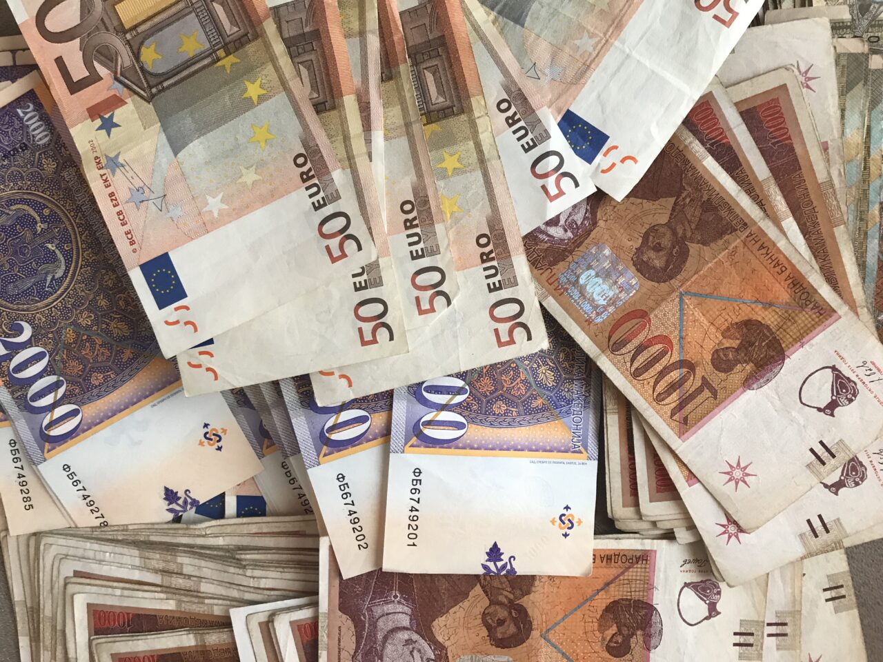 ДАНОК ДО 30 ЈУНИ: Кој мора да плати и што ако го пропушти рокот?