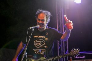 Денес роденден слави Марјан Китановски-Мац, еден од најпрепознатливите музичари на скопската рок сцена