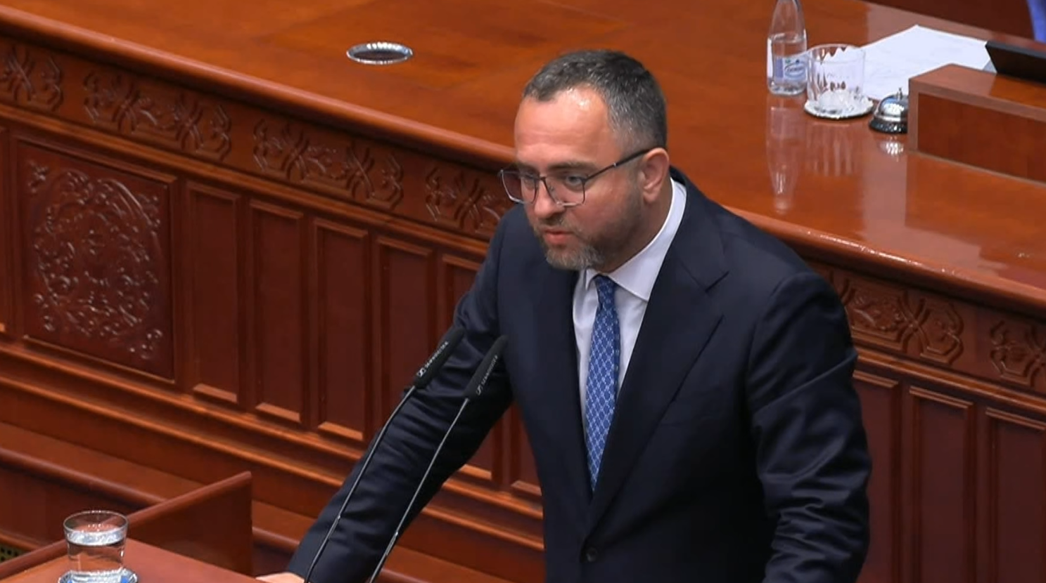 Пратениците не ја прифатија интерпелацијата за работата на министерот Тошковски