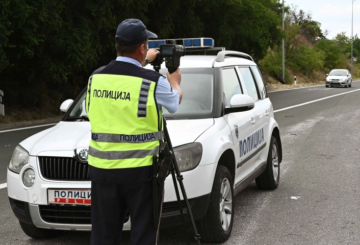 Возел „бе-ем-ве“ со 244 км/ч на автопатот кај Гевгелија, одземен му е автомобилот